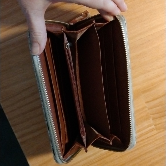 Wallet - Picture 2 of 2